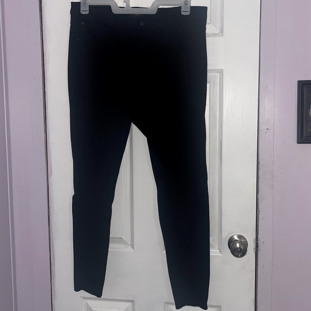 Black skinny pants